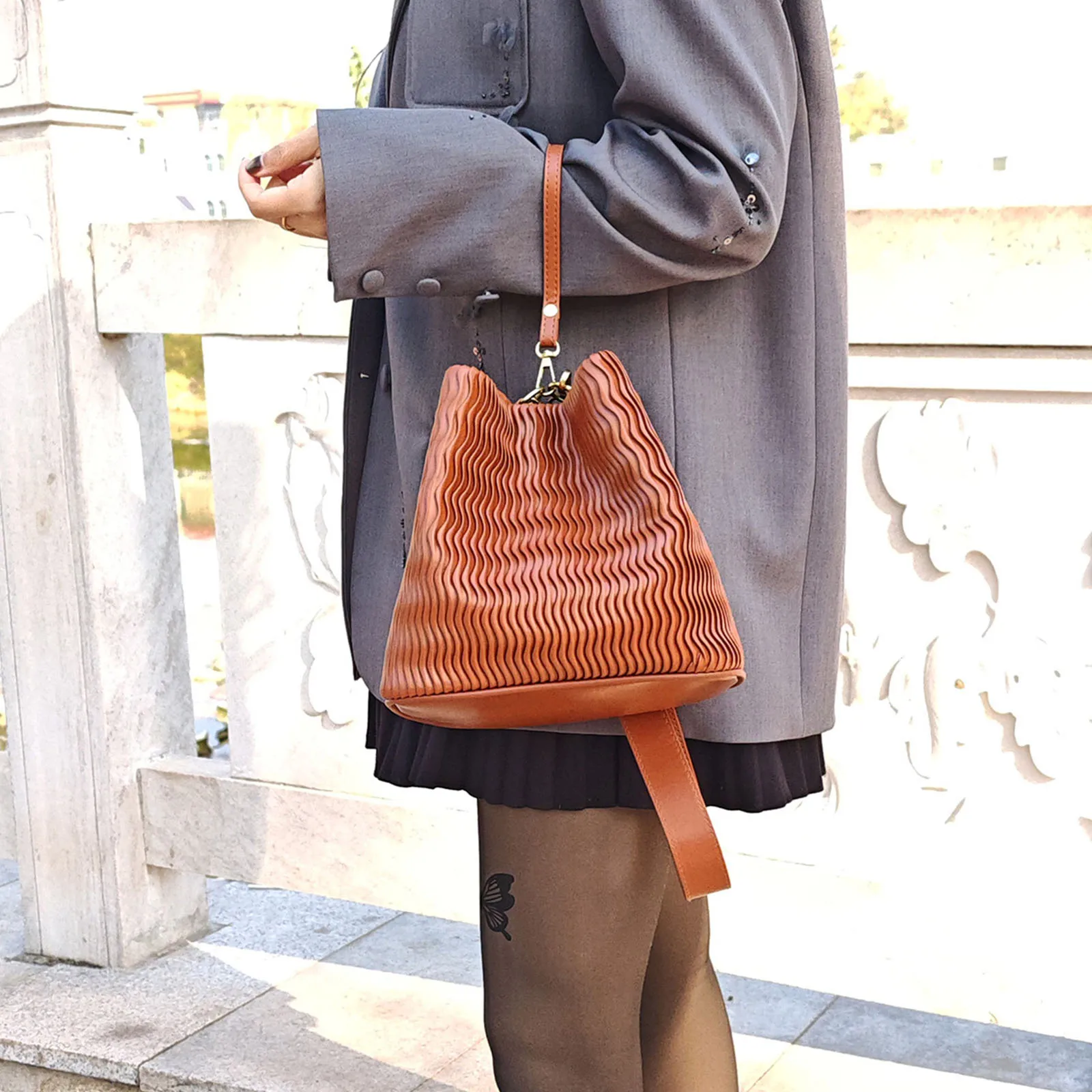 PU Leather Retro Handbag Solid Color Pleated Small Tote Bag Trendy Top-Handle Purse for Women Travel Shopping