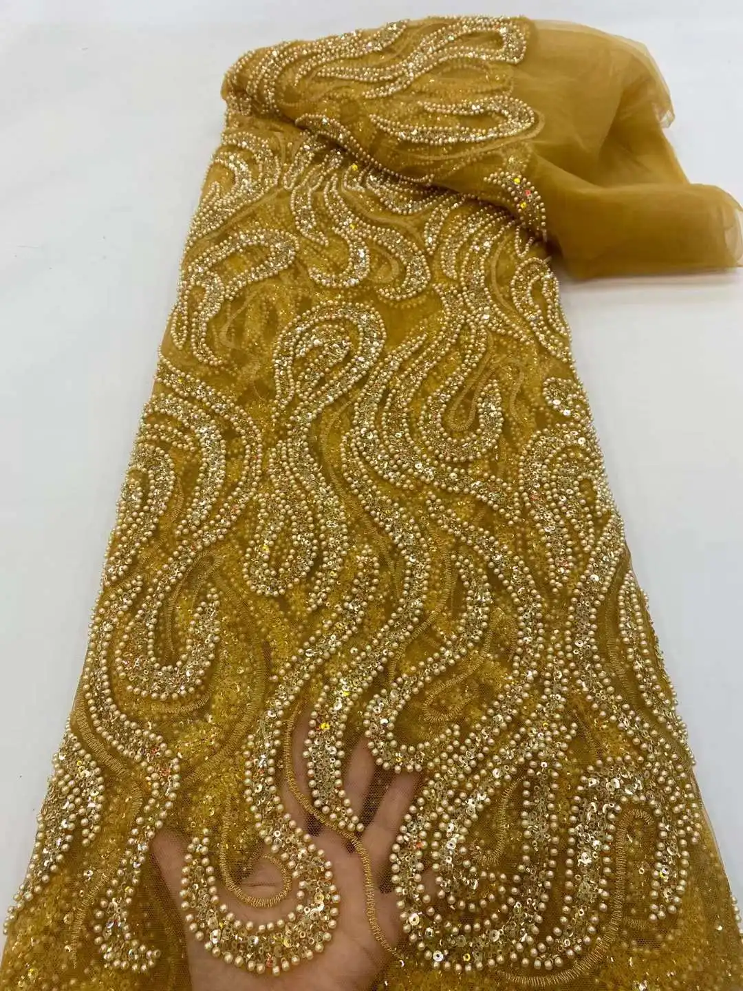 

Нигерийские элегантные золотые Роскошные бусины 5 ярдов Тюлевая ткань 2022 Высококачественная африканская ткань ручной работы с блестками для свадебного платья невесты