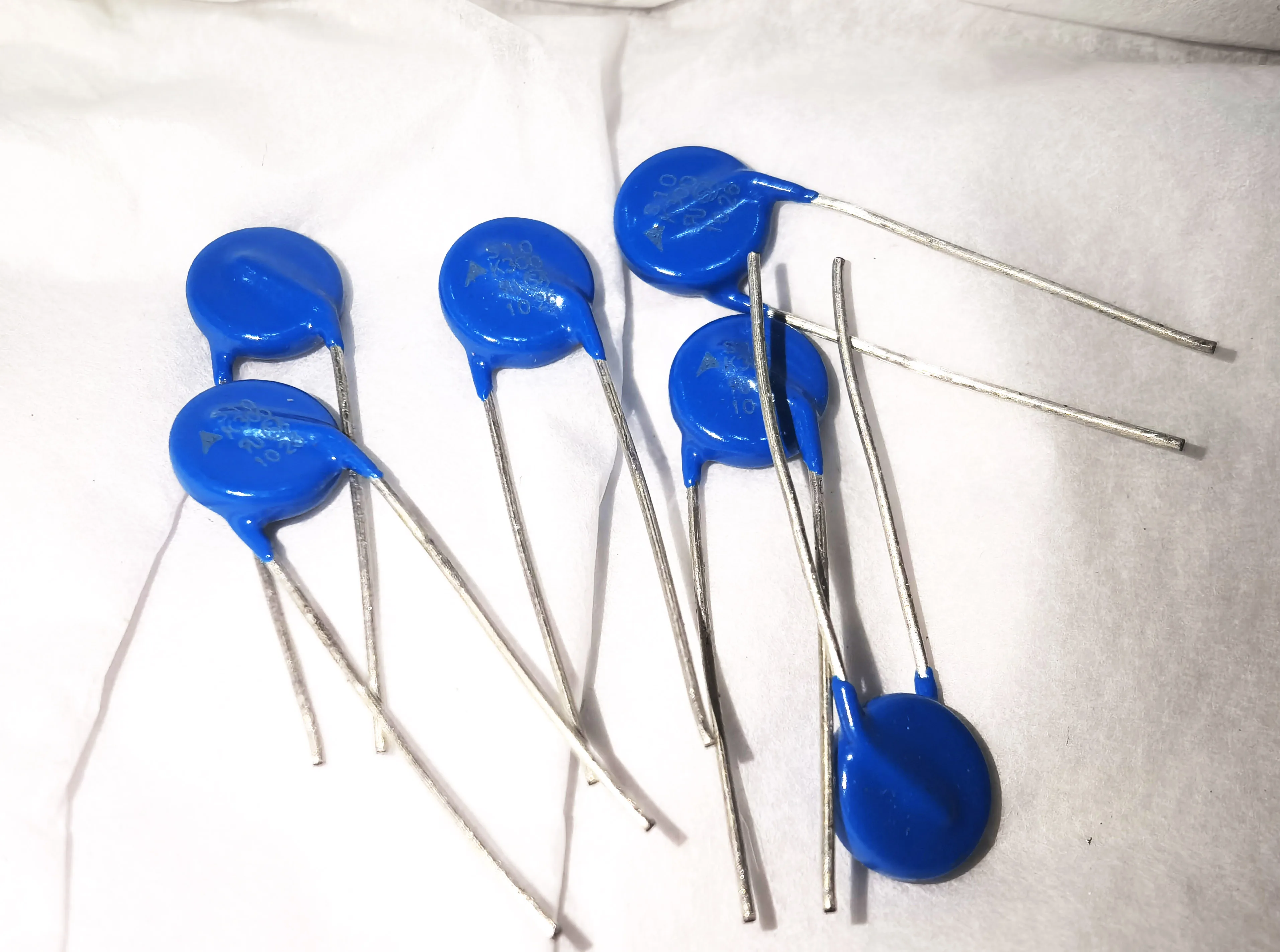 

10pcs/Lot New Original S10K300 DIP2 10K300 varistor