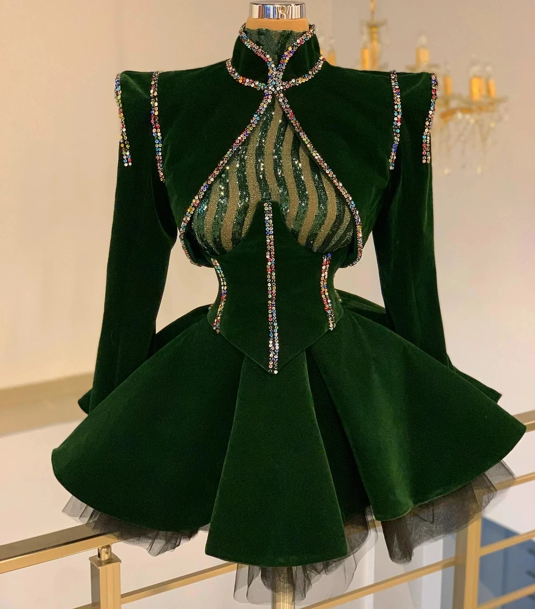 Green Cocktail Dresses A-line Long Sleeves Short Mini Tulle Velvet Beaded Homecoming Dresses Customized