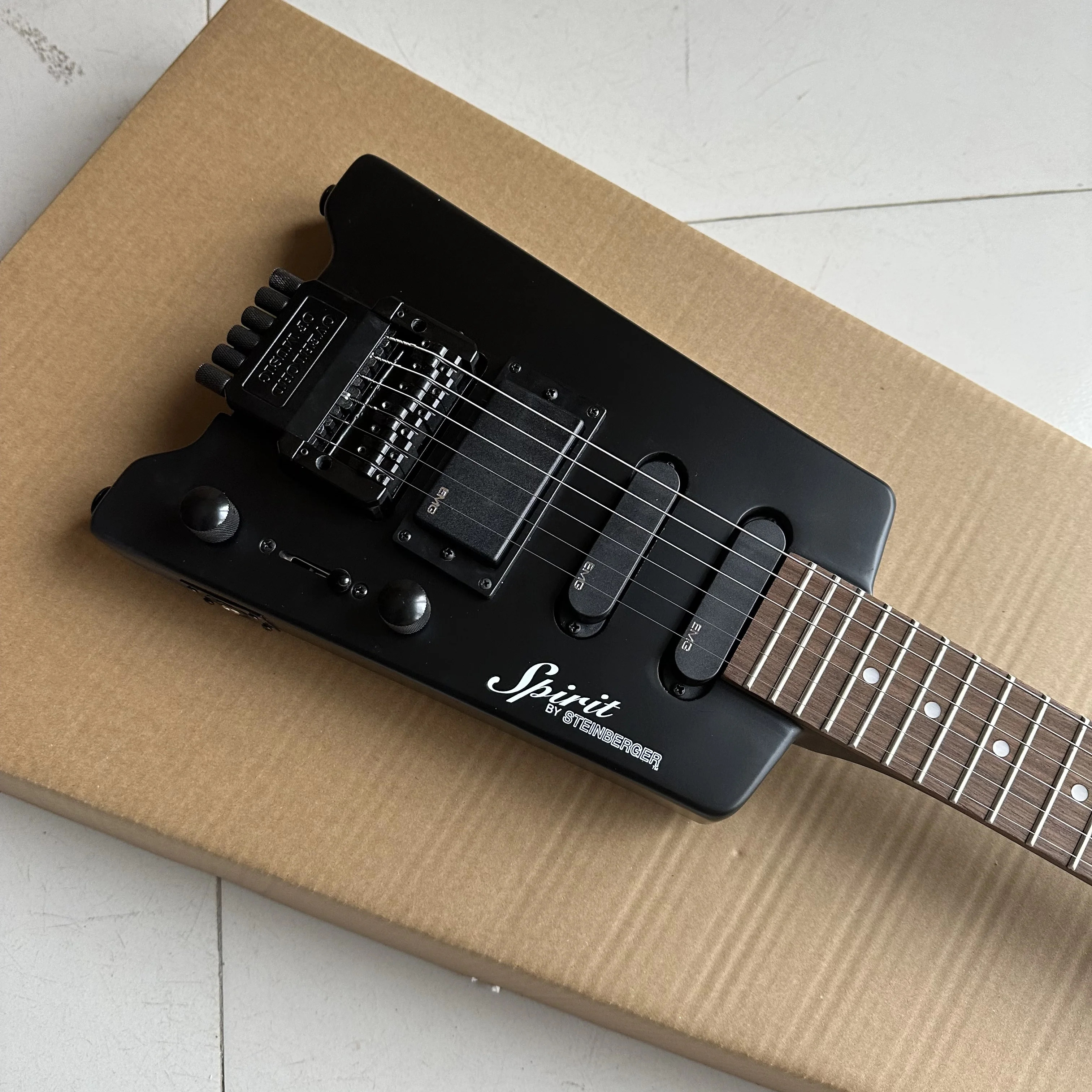 Steinberger Electric Guitar, Satin Finished, Floyed Rose Bridge, Mahogany Body, Headless Guitarra