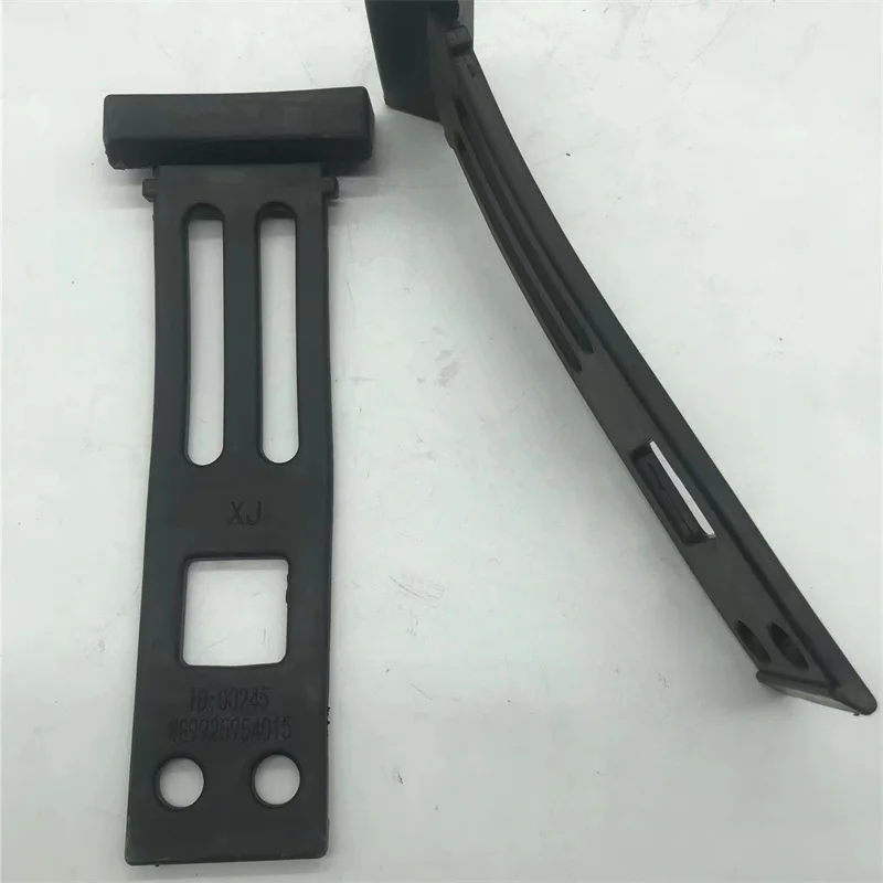 1 pic WG9925954015 Mudguard Rubber Strap For CNHTC Sinotruk SITRAK C7H G7 HOWO T7H HOWO TX Rear Wheel