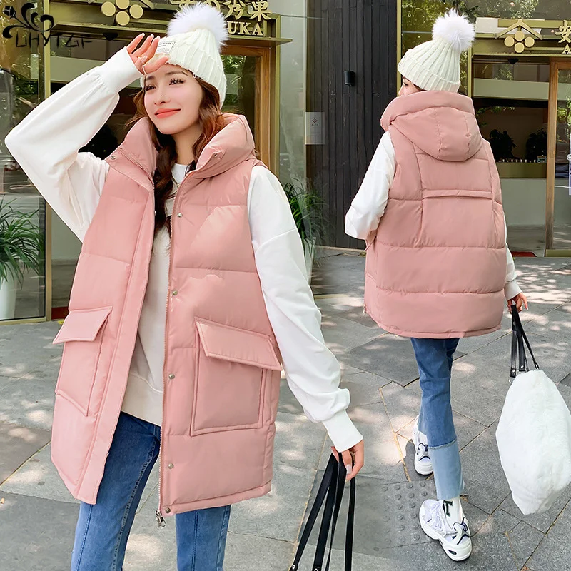 

Пуховик женский средней длины, с капюшоном и карманами