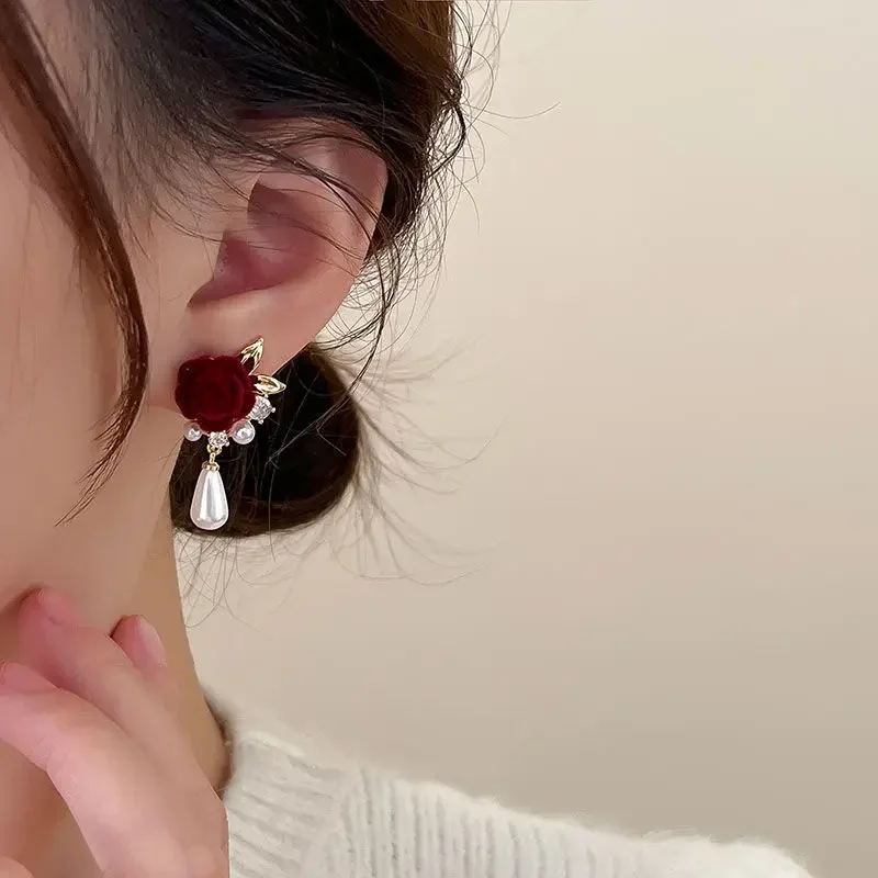 New Wine Red Velvet Rose Pearl Earrings for Women Vintage Red Rose Elegant High-end Studs Earrings Jewelry Accessories Gifts