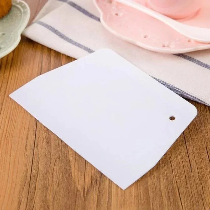 2PCS/SET High Quality Multifunction Dough Cutter DIY Baking Scraper Butter Knife Cake Scraper for Cakes Christmas Baking Tools