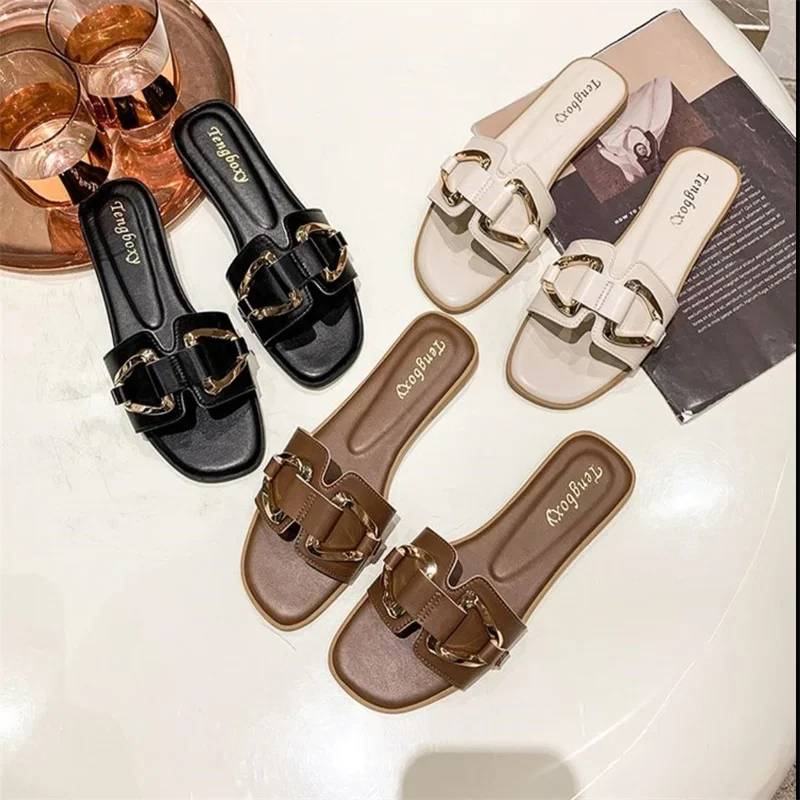 

Large size slippers for women's summer new solid color square head buckle with a straight bottom for casual wear on the outside
