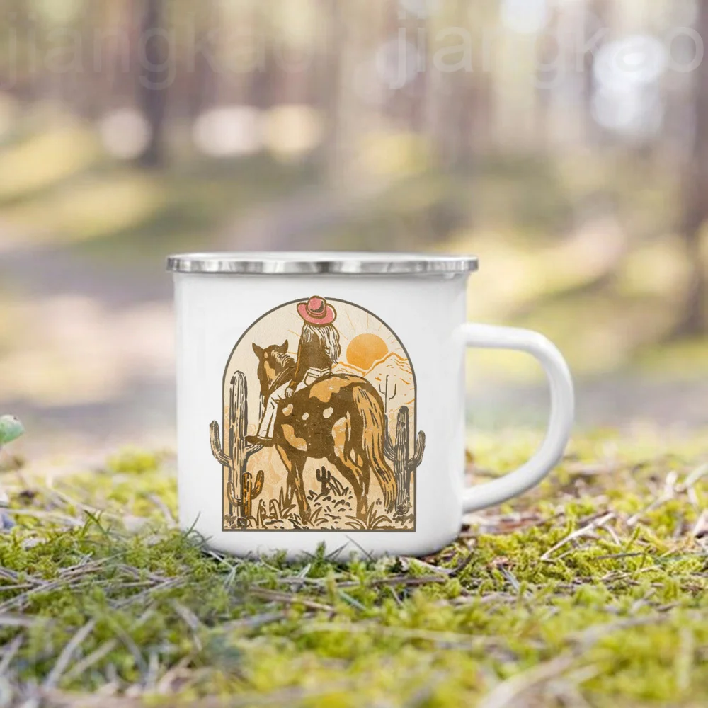Tazza da caffè smaltata in metallo bianco in ceramica realistica