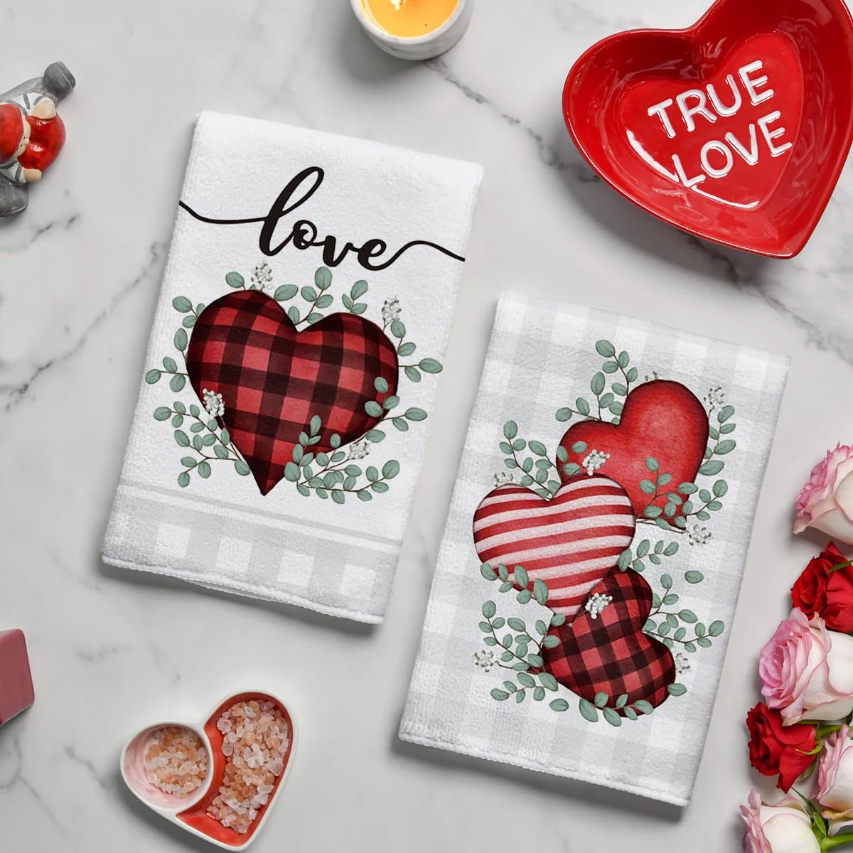 2pac red water alo checkered tea napkins are stain resistant, flat, and comfortable, suitable for eating and cleaning