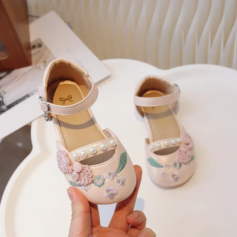 

Girls Hanfu Sandals Summer Embroider Flower Kids Princess Cut-outs Flat Sandals Fashion Sweet Children Causal Pearl Dress Shoes