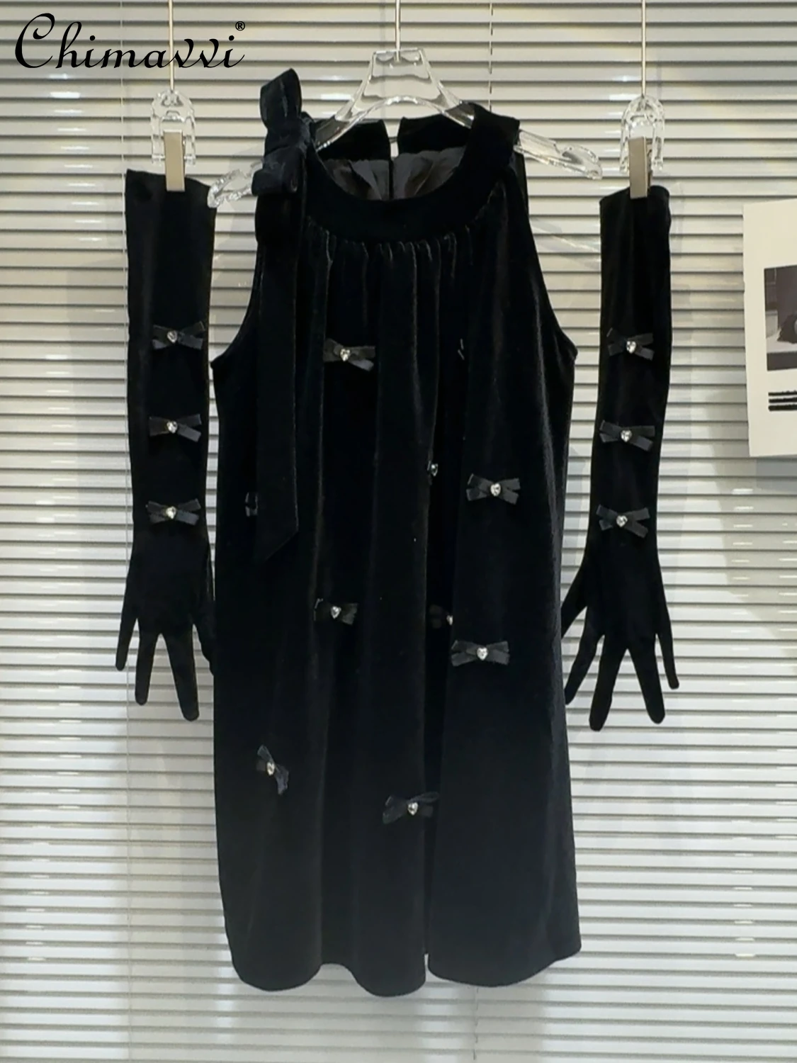 

Black Sexy Dresses Winter New Fashion Light Luxury Elegant Socialite Bow Decorative Gloves Design Velvet Dress Two-Piece Set