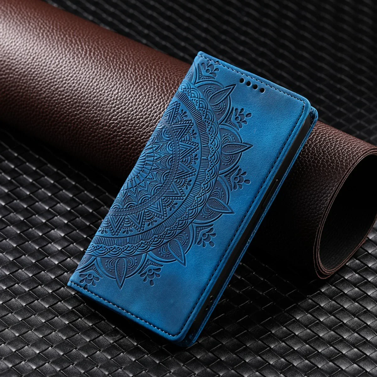 thumbnail image 1 of Funda tipo billetera con tótem en relieve y ranuras para tarjetas para iPhone 16, 15, 14, 13, 12, 11 Pro Max, 13 Pro, X, XR, 7, 8 Plus, funda de cuero con tapa magnética, 1 of 5
