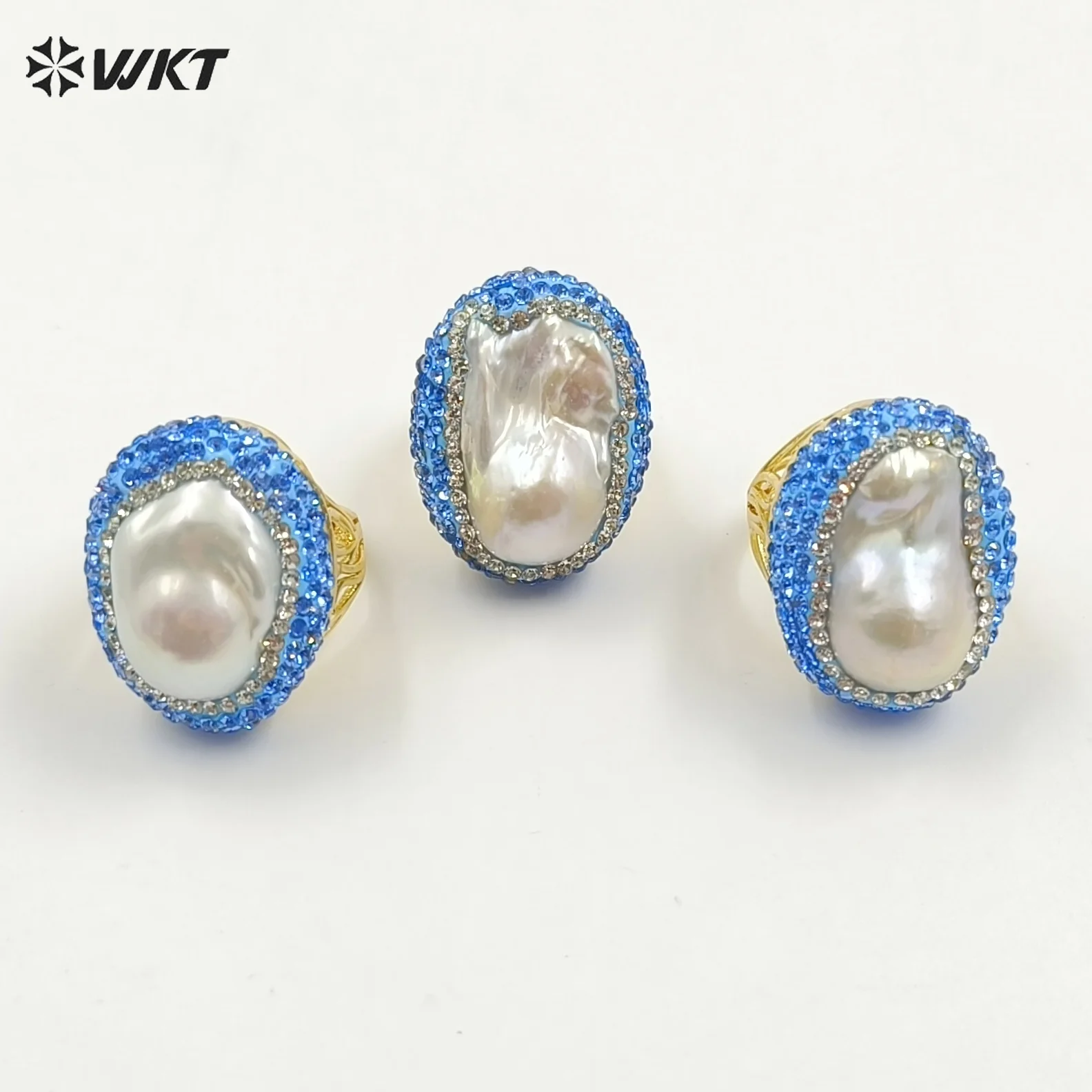 

WT-MPR094 Wholesale Fashion 18K Gold Plated Natural Baroque Pearl With Blue Rhinestone Around Women Rings For Gift