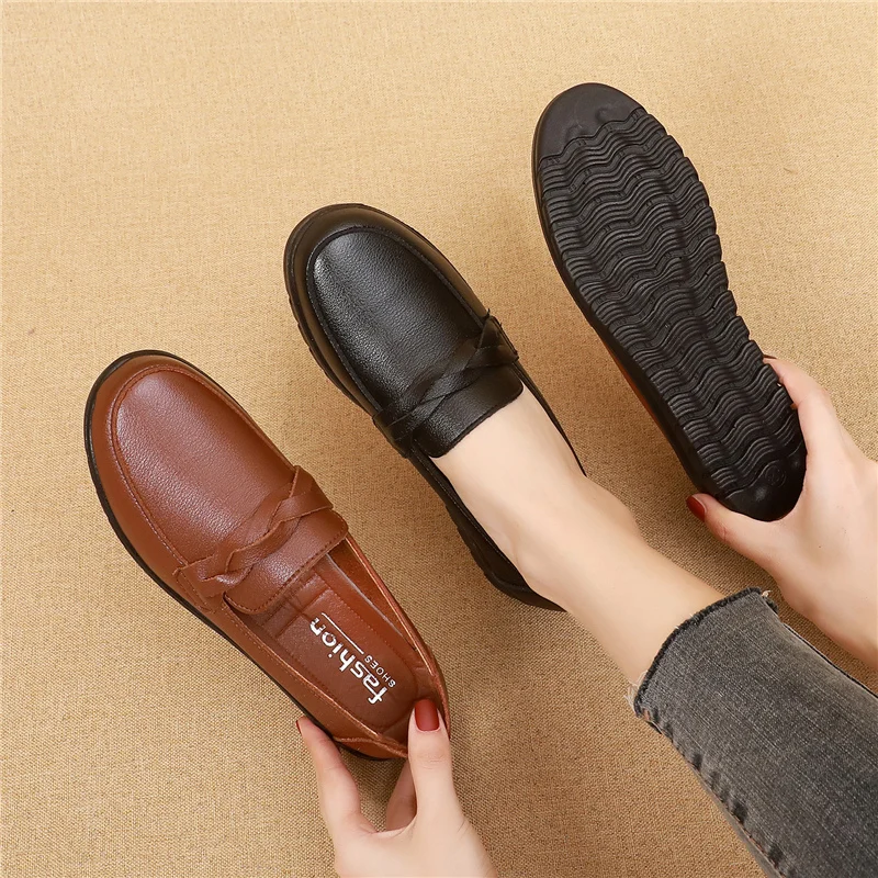 Autumn Genuine Leather Light Breathable Slip on Casual Shoes Femme Slip on Loafers Plus Size Flat Shoes Women's Walking Shoes