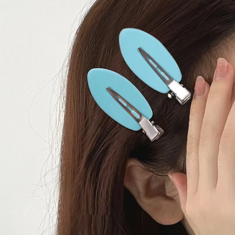 Рисунок 3 - 2 пары, заколки для волос в форме