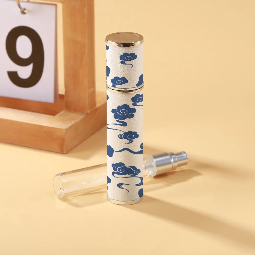 10ml Mini Perfume Bottle Refillable Essential Oil Alcohol Spray Rotating Bottle Spray Atomizer Bottle PU Leather