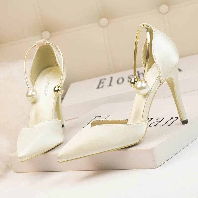 

Dress Shoes Women Pearl Fetish High Heels Sandals Women Wedding Shoes Bride Fashion Heels Pumps Women Shoes New Arrival 2022
