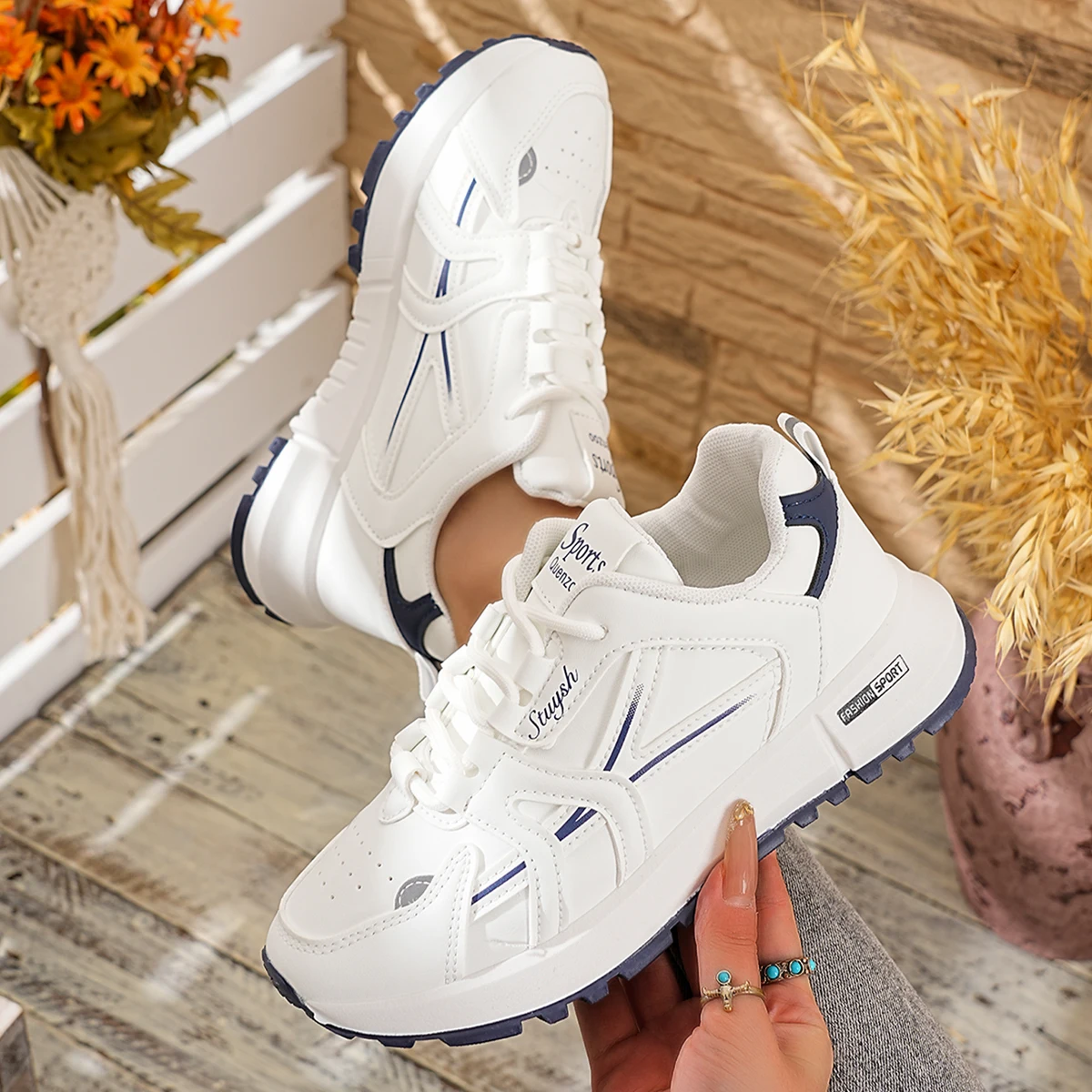 Chic and Comfortable Women's Round-Toe Casual Shoes - Perfect for Spring and Autumn