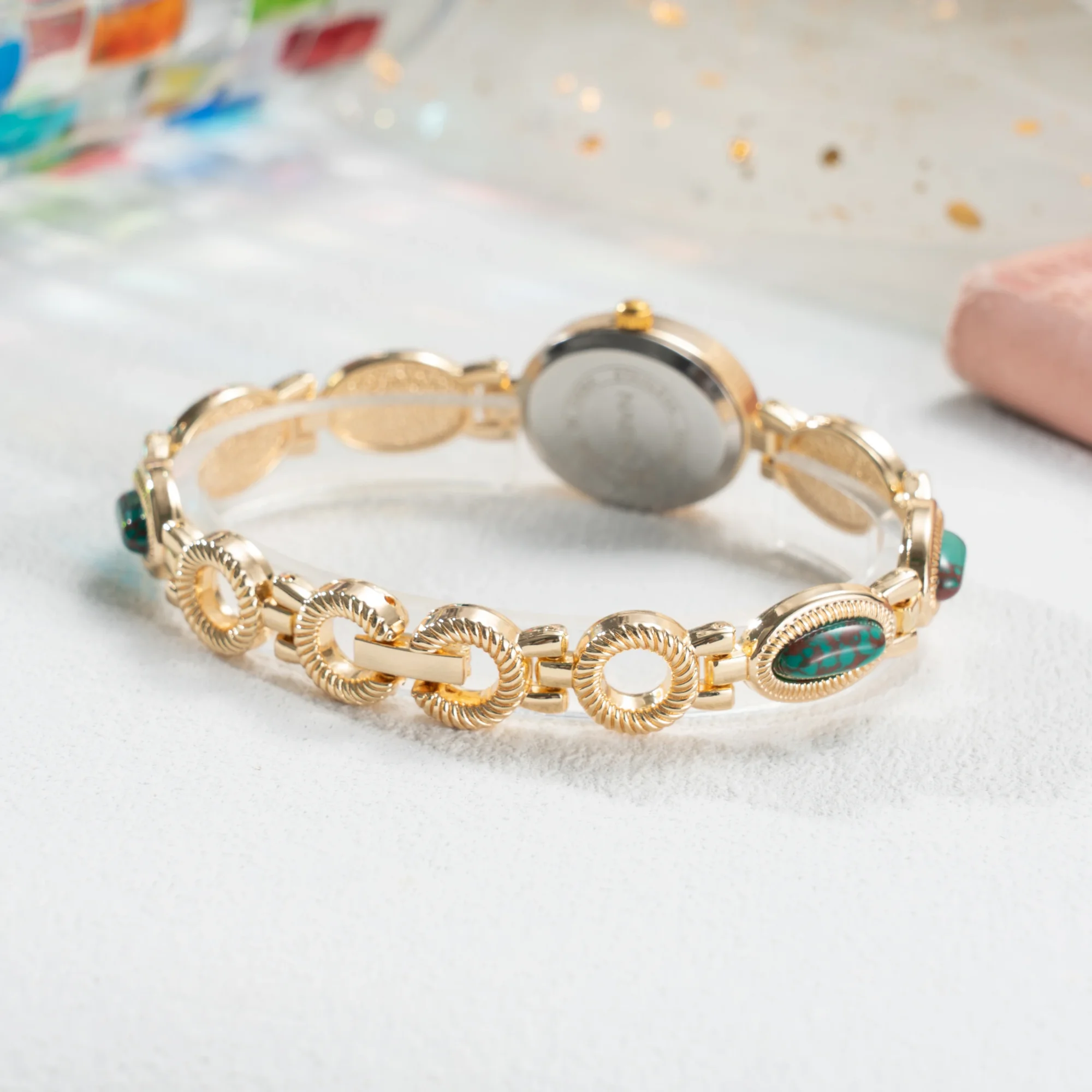 Luxurious Retro Oval Dial Ladies' Quartz Bracelet Watch