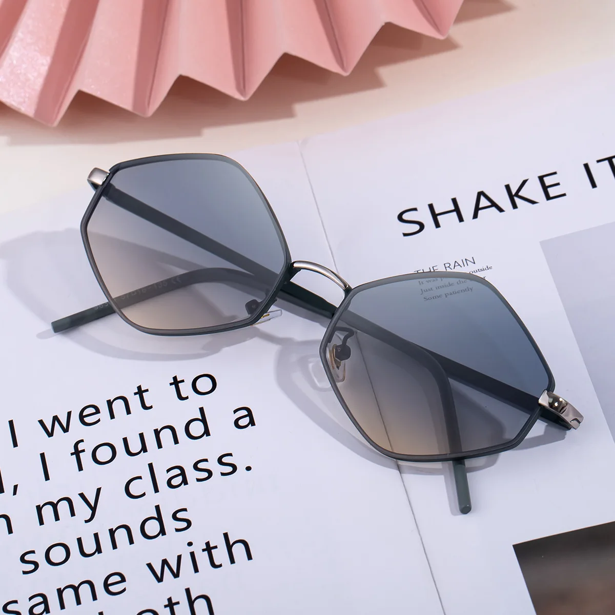 2025�� �Ż� Ʈ���� Ǯ������ UV ���� ���۶� ũ�ν����� ������ �Ȱ�