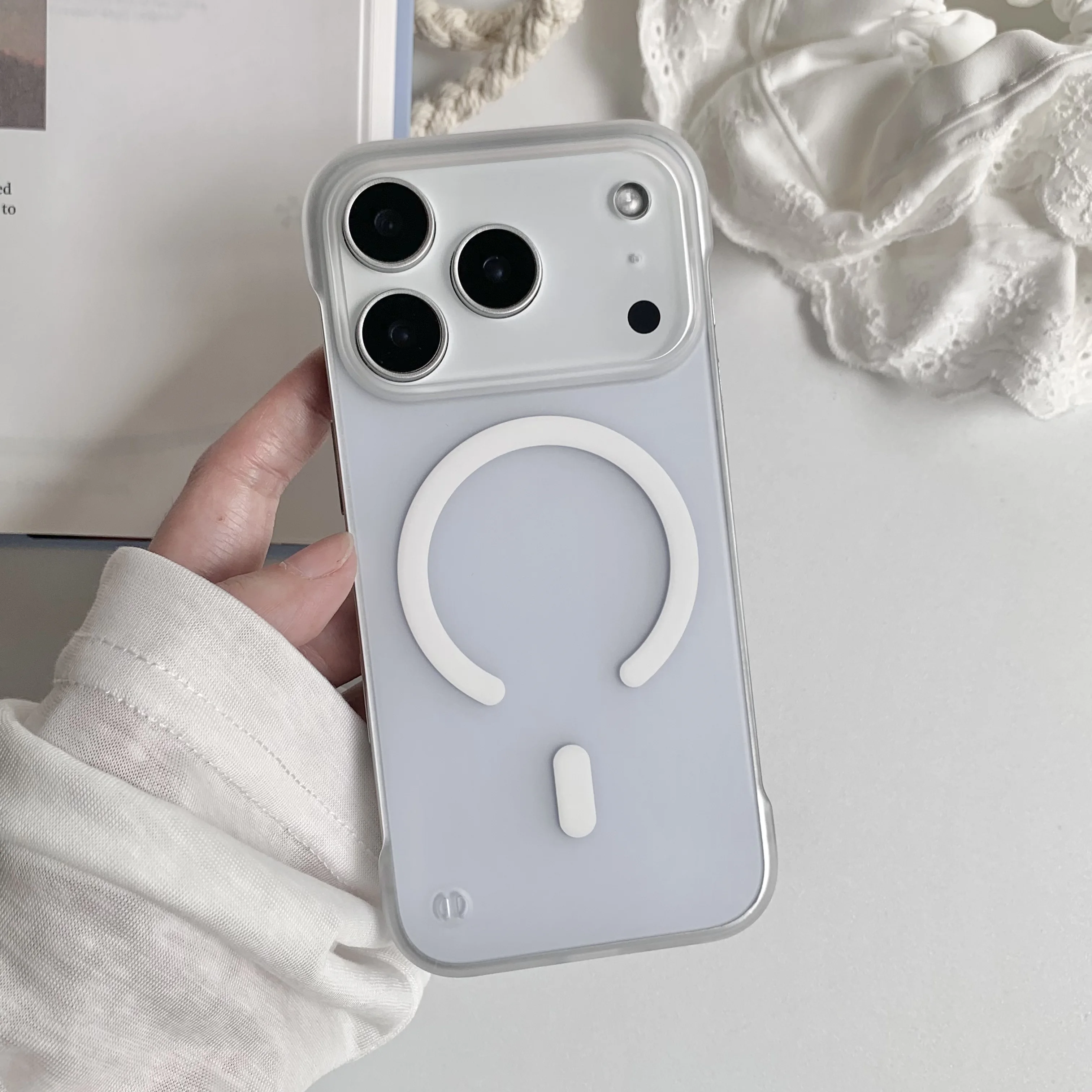 Ultra Thin Borderless MagSafe Phone Case For iPhon...