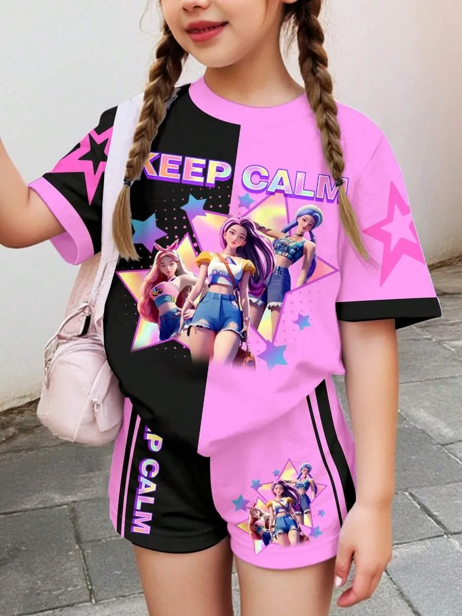 طقم بناتي مكون من قطعتين: توب قصير الأكمام وشورت بتصميم كرتوني على طراز K-Pop بلونين أسود ووردي