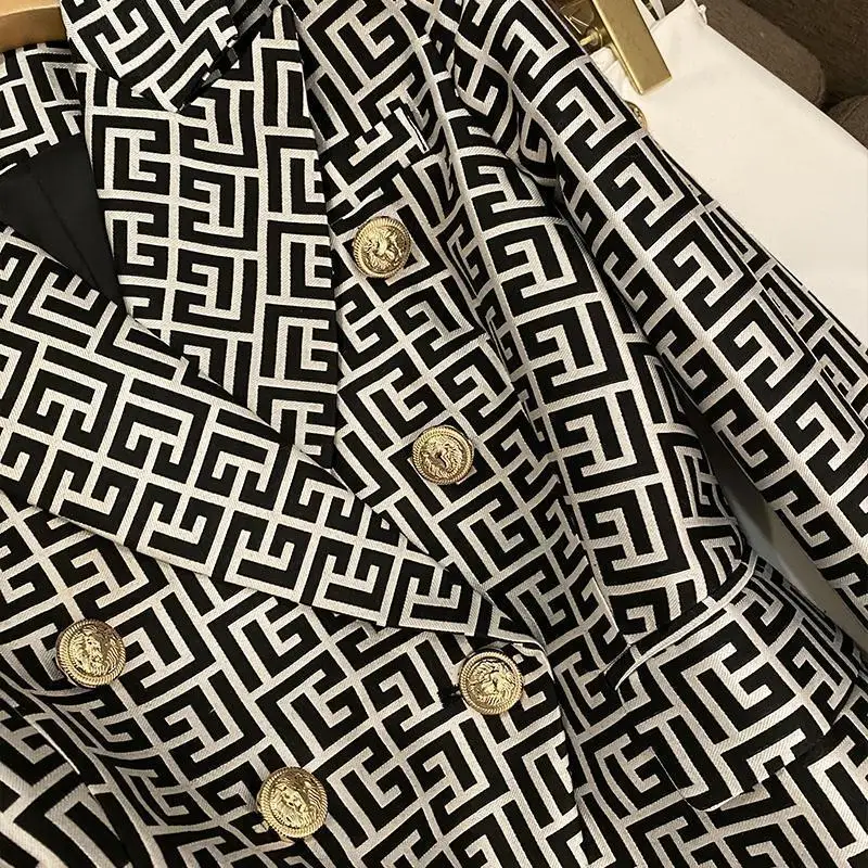 The Labyrinth Blazer S862a11f7b65b4a89bb8672b63e8c4d0cv