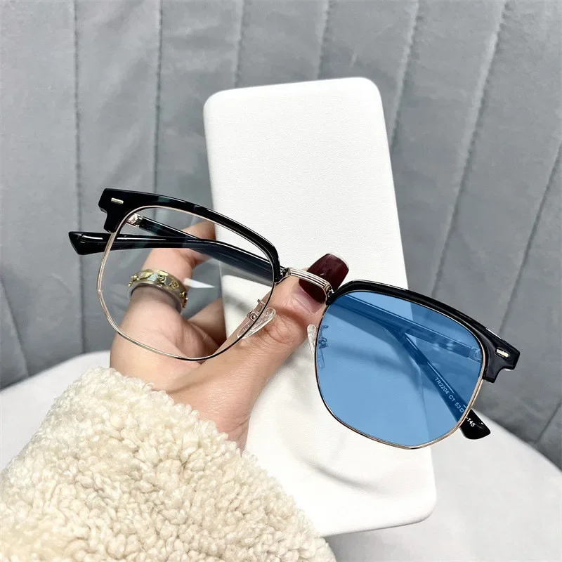 Chic Blue Light Blocking Photochromic Glasses