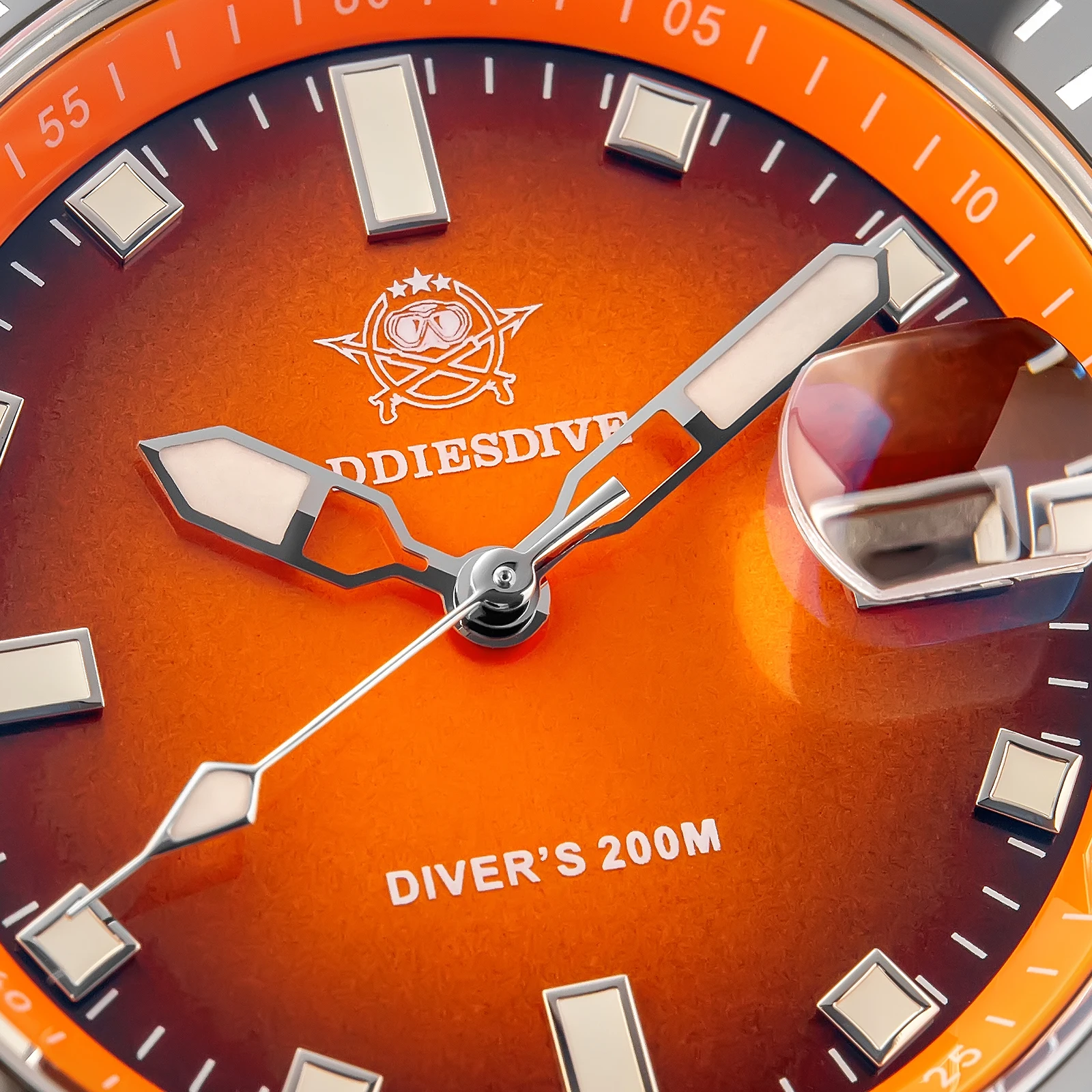 ADDIESDIVE Luxury Fashion Men Clock 200m Waterproof Luminous