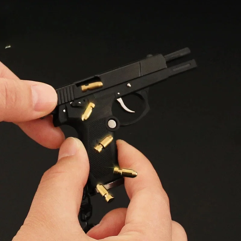SHENGANG Fidget Toy Glock 17 Keychain Mini Metal Desert Eagle Glock G17  Keychain Pistol Portable Shell Ejej Ejej Assemblare smontare (Color :  Classical Black) : : Giochi e giocattoli