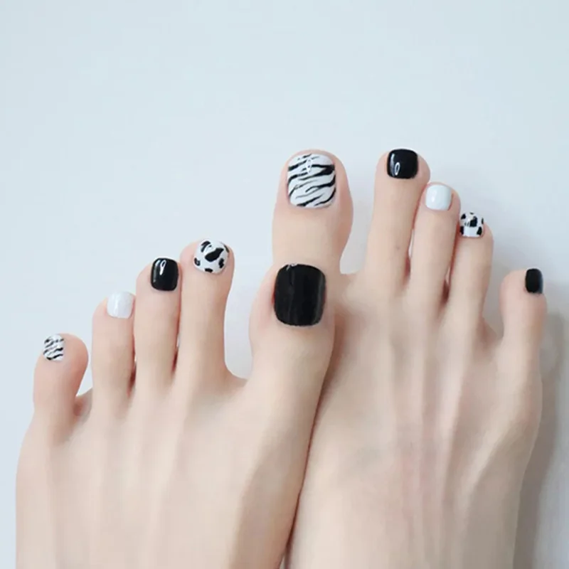 Zebra Print Toe Nails