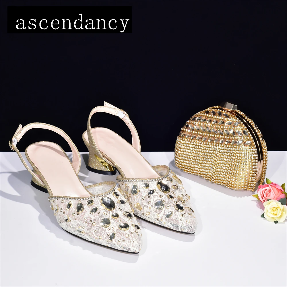 

Italian Design Luxury Women Pointed Shoes and Bag Set Full Diamond Decoration Metal Closure Shoes for Party Wedding Shoes Bride