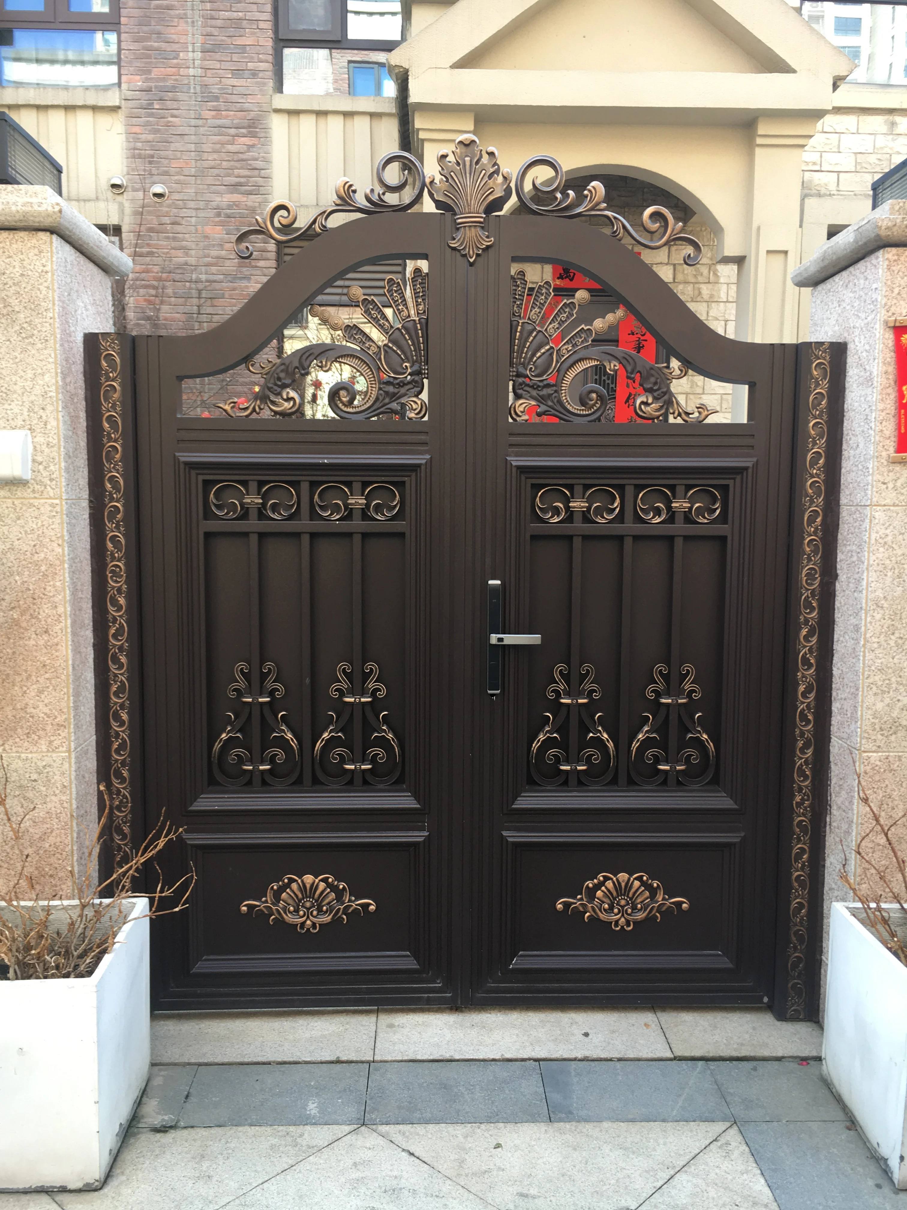 European Aluminum Courtyard Door Villa Elegant Modern Wrought Iron Gate Design For Garden House Door
