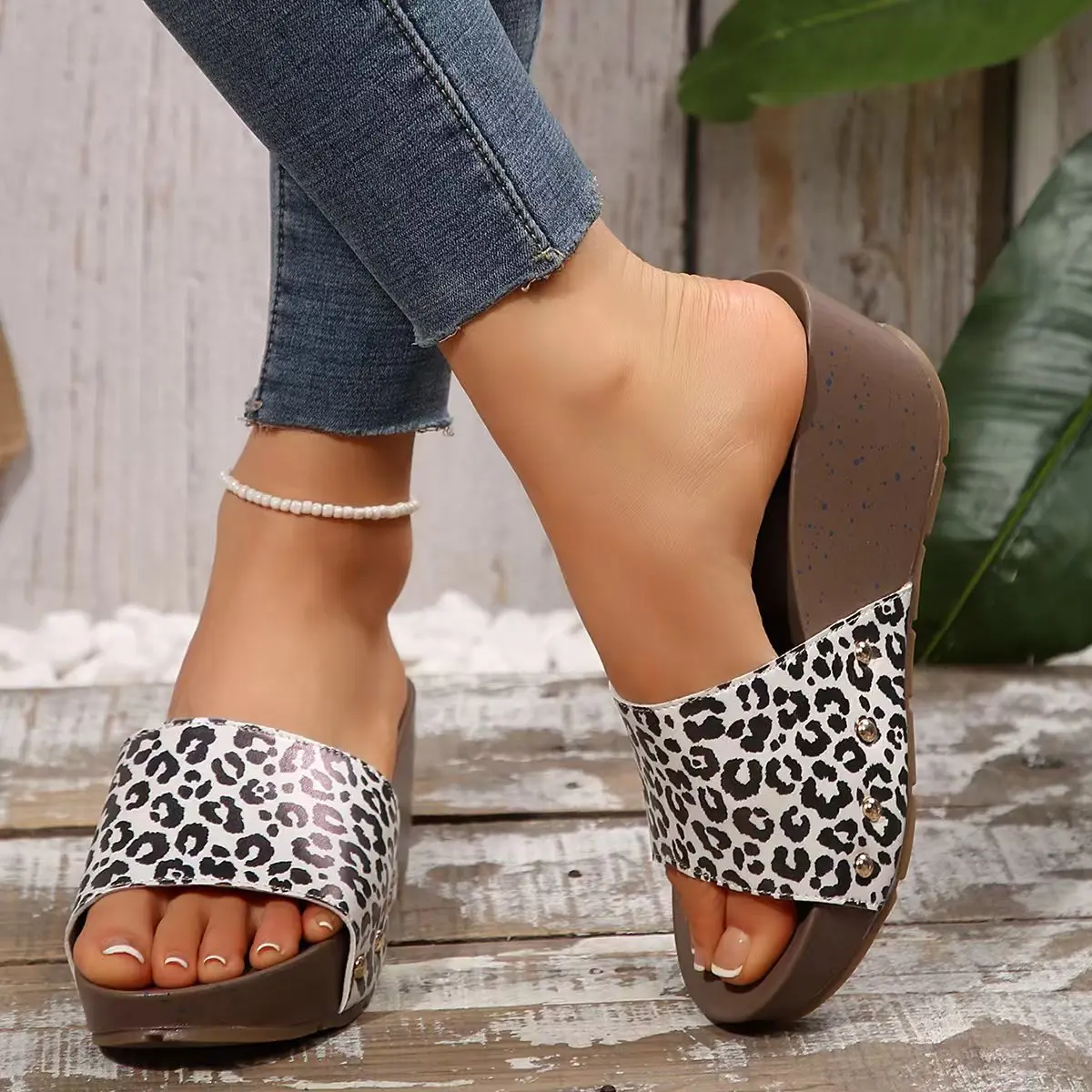 Women's Thick Bottom Wedge Sandals 2025 Summer Pu Leather Chunky Platform Slippers Woman Plus Size 43 Lightweight Outdoor Slides