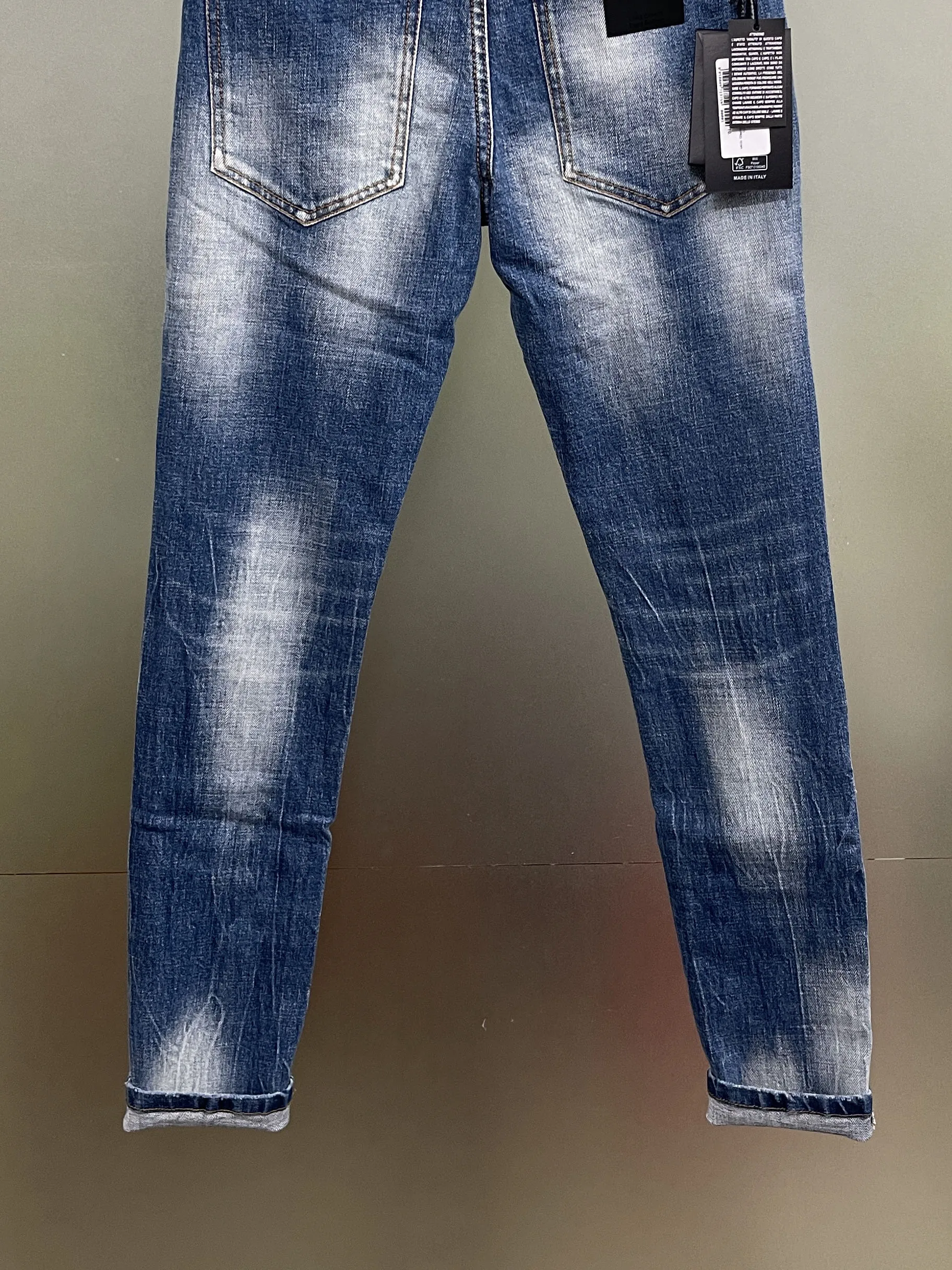 2024 Spring/Summer New D2 Jeans Trendy Men's Wash Embroidered Emblem Maple Leaf Fashion Micro Elastic Small Straight Tube Dark J