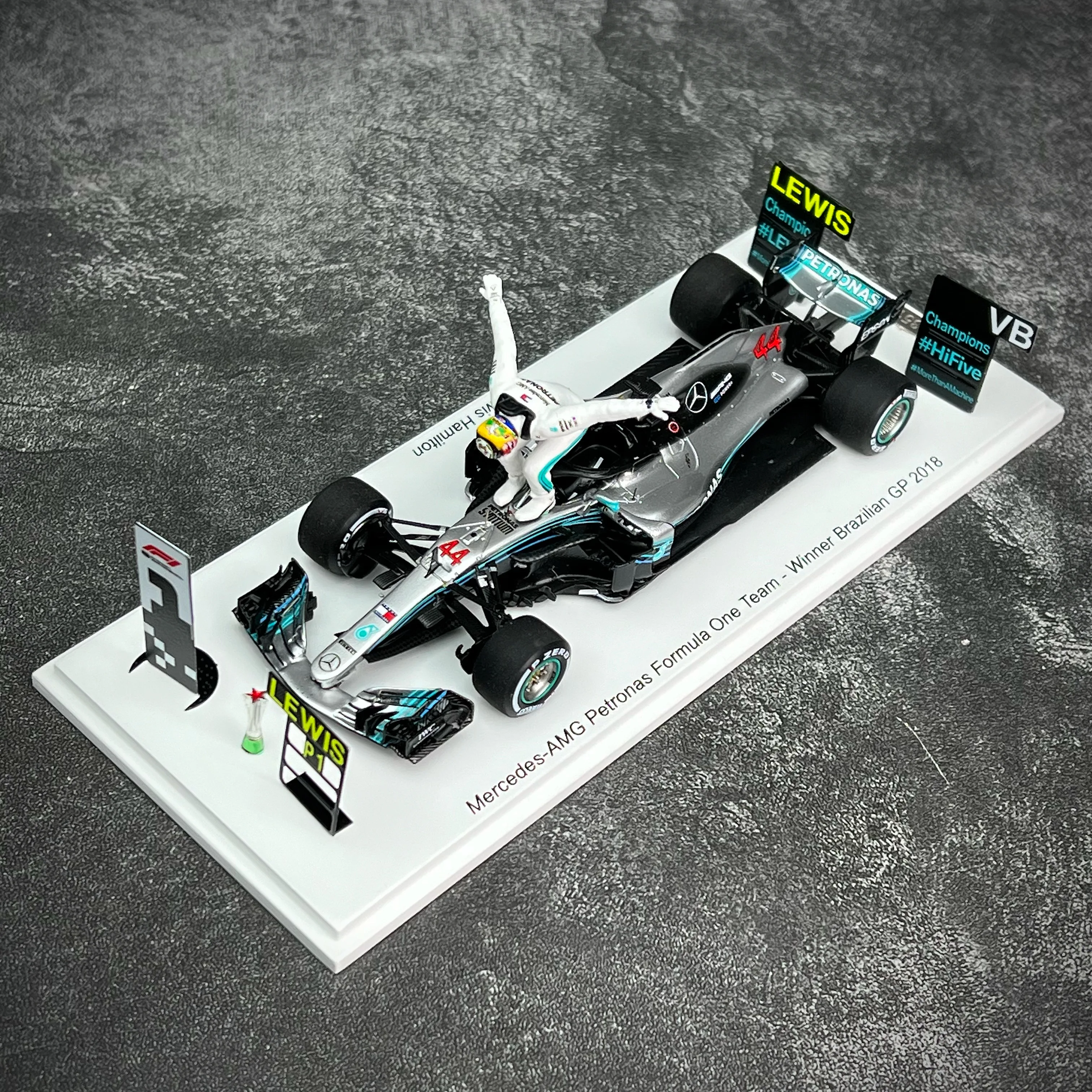 Spark Model 1/43 Lewis Hamilton Mercedes-Amg Petronas Formula One