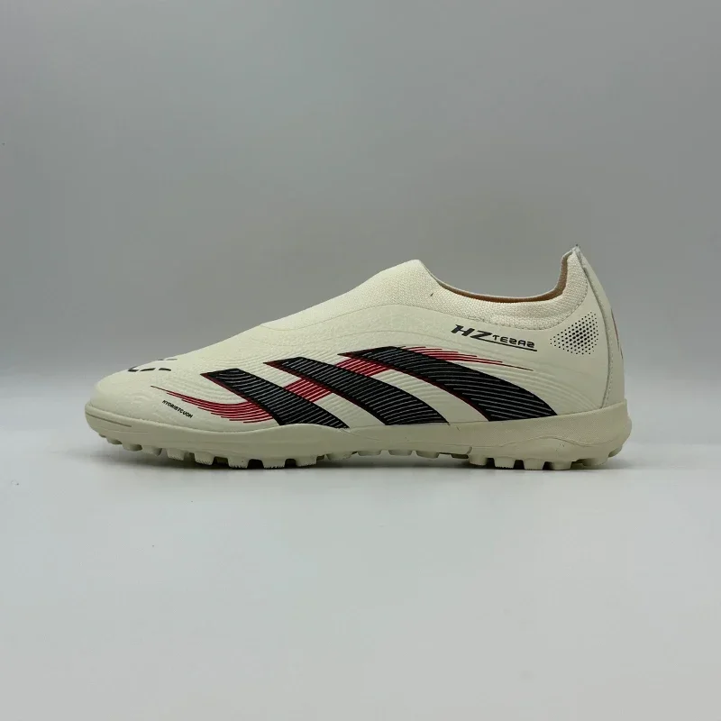 الرجال المهنية ملعب كرة القدم الأحذية العشب مباراة...