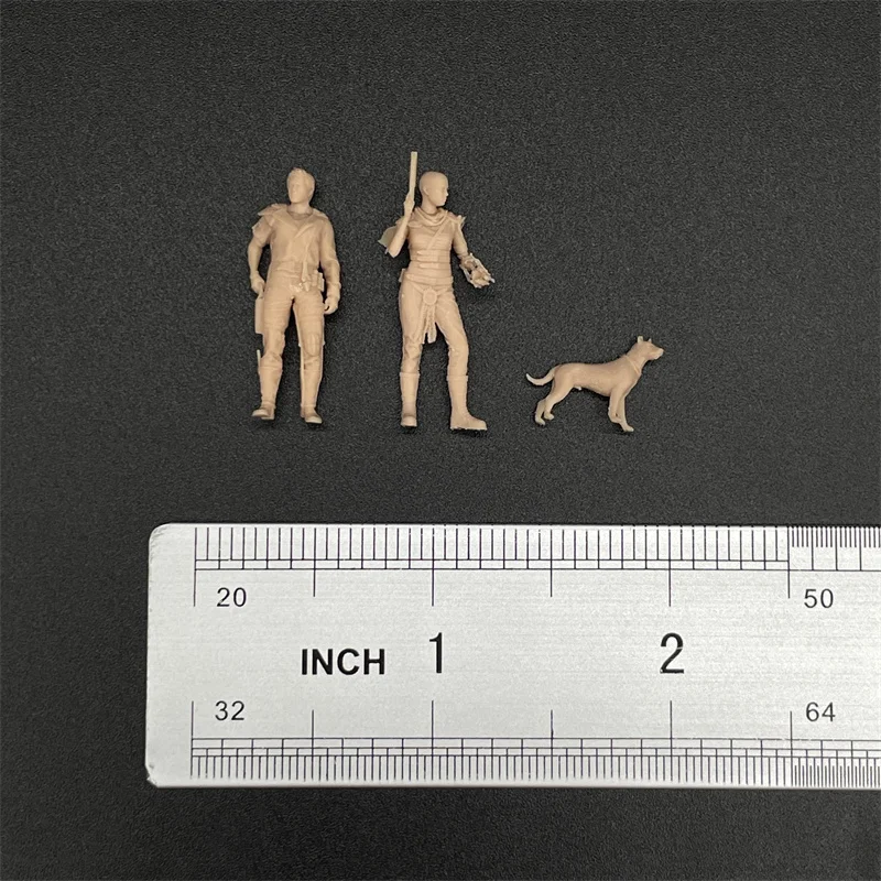 FIGURINE 1/18 MAD MAX ET CHIEN VROOM PEINT FOR