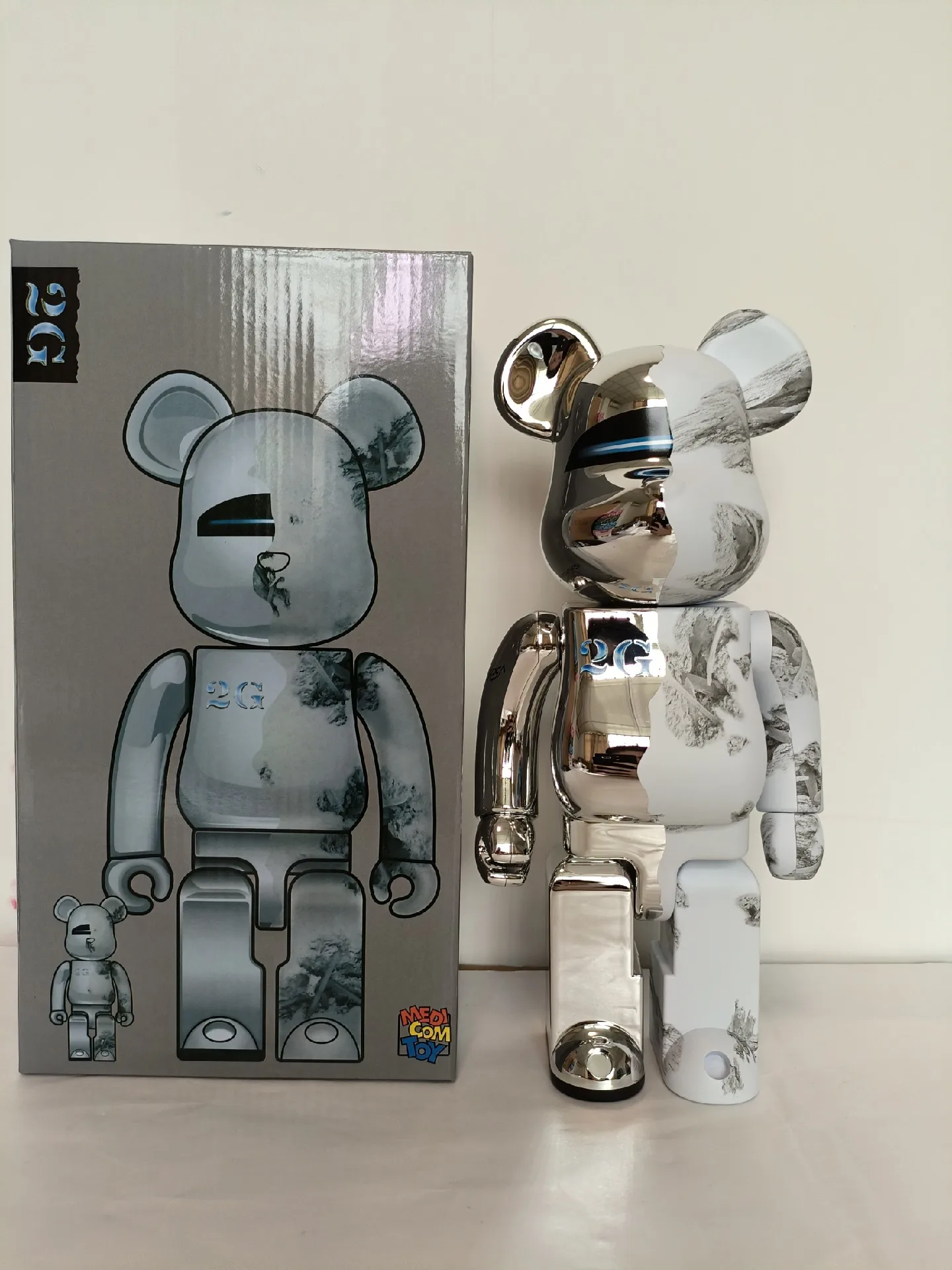 

Bearbrick 400% Electroplated Sexy Robot 2G Building Block Bear 11-Inch Height Collection Gift Doll Ornament Decoration Figure