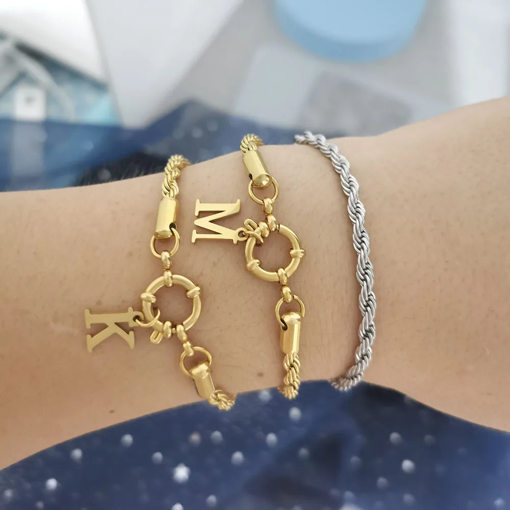 Qmhje Dalla A Alla Z Lettera Anchor Clasp Bracciale Donna Uomo Acciaio Inossidabile Twist Rope Chain Sailor Geometric Nome Fai Da Te Oro Argento Color