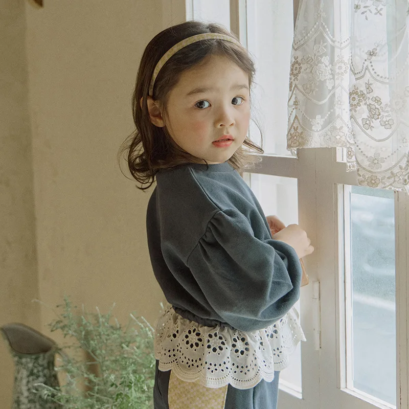 Autumn Korean Children Girls Fashionable Lace Round Neck Loose Short Sweater Clothing Sets