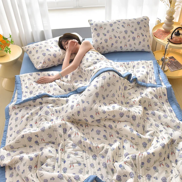 시원하게 잠드는 여름철 필수품: 실크 쿨 이불