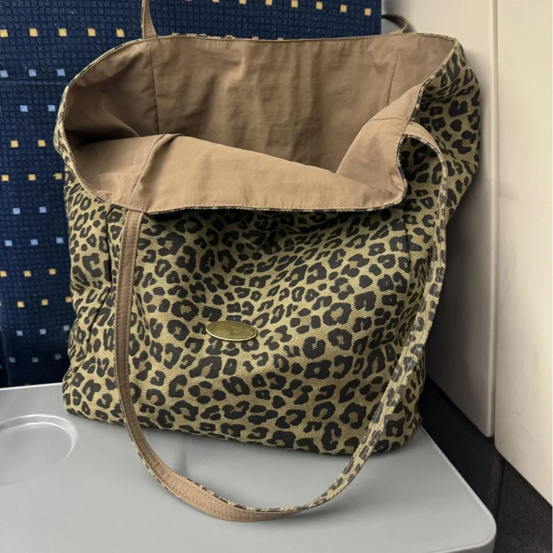 Women's Leopard Canvas Tote Bag Spring and Autumn New Fashion College Style Casual Large Capacity Commuter Bag
