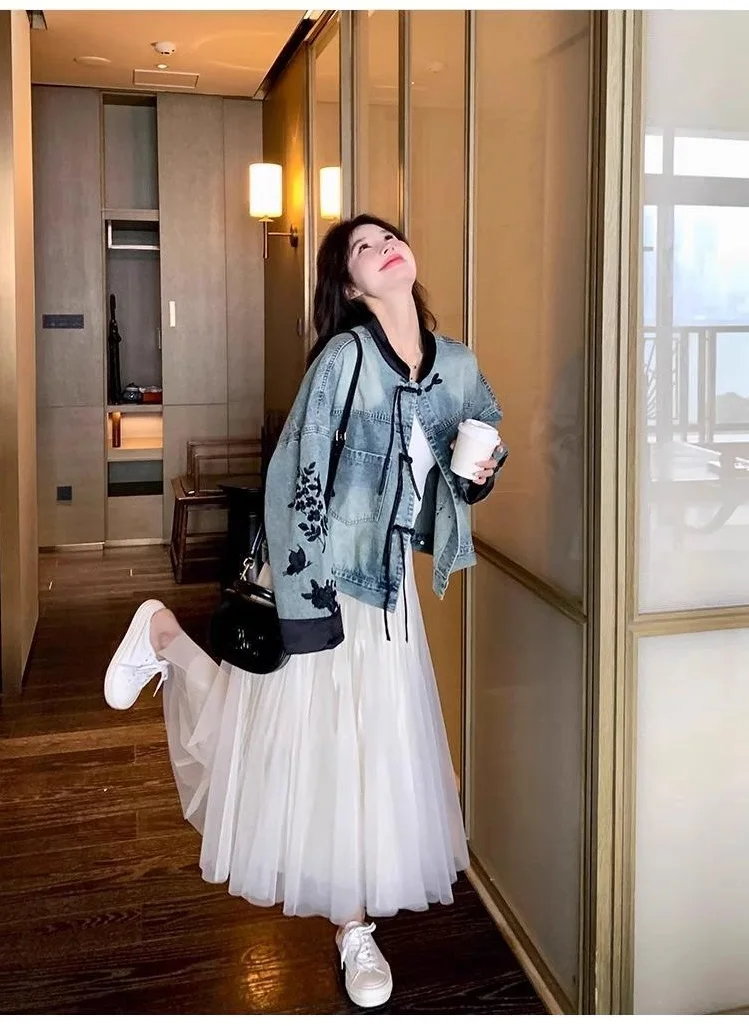 Chic Denim Jacket Women's Outwear 2026 Spring Autumn New Chinese Loose Embroidered Plus Size 3XL Jeans Short Coat Tops