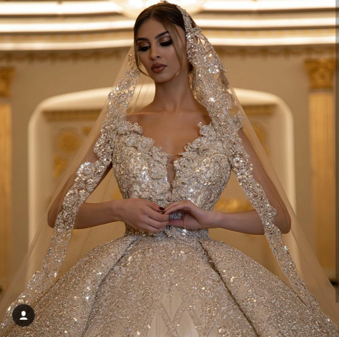 Luxurious Ball Gown Wedding Dresses Lace Sequined V Neck Vintage Bridal Gowns Plus Size Elegant Wedding Dress