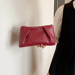 Elegant Multifunctional Women's Clutch Bag - Large Capacity Evening Purse with Luxury Finish (Winered)