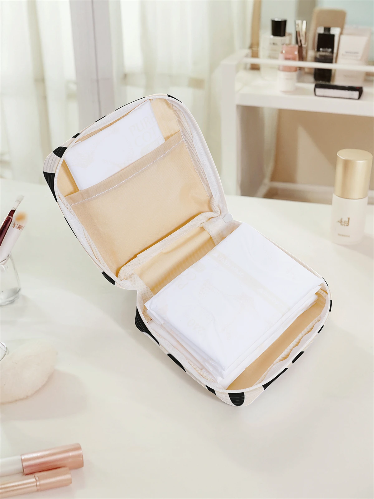 Floral pattern printed sanitary napkin storage bag, women's lightweight tissue bag, sanitary tissue bag