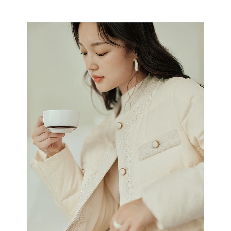 INMAN Women 90% White Duck Down Jacket 2023 Winter Long Sleeve O Neck Loose Thick Coat Pearl Decoration Elegant Apricot Outwear