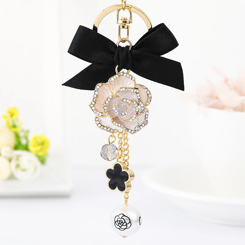 2022 new fashion Traditional Luxury Accessories Glitter Keychain Clover Camellia Lucky Keychain Wedding Gifts for Guests - Image 5