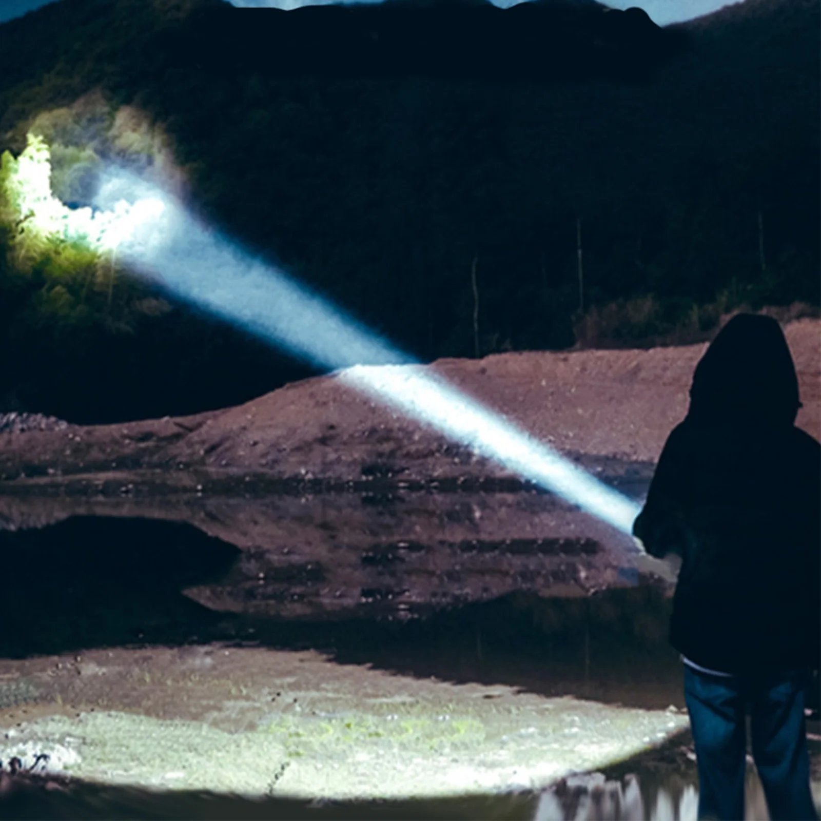 Leistungsstarke Solar LED Camping Taschenlampe 4 Beleuchtung Modi