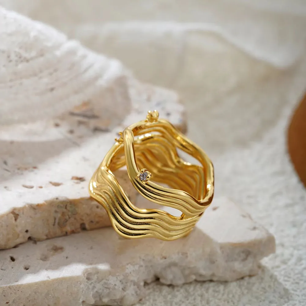 2025 Hollow Twisted Wave-shape Wide Knuckle Ring for Women Shiny CZ Zircon Striped Geometric Rings Charm Party Jewelry Wholesale